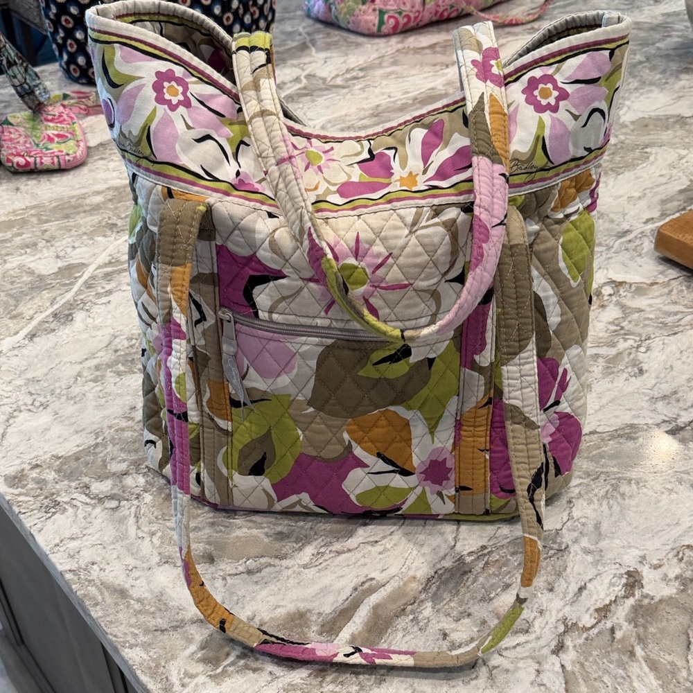 Vera Bradley tote in the retired Portobello Road pattern.